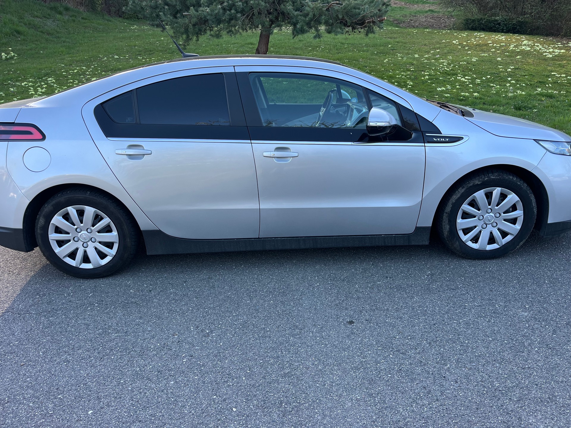 CHEVROLET Volt E-image-4