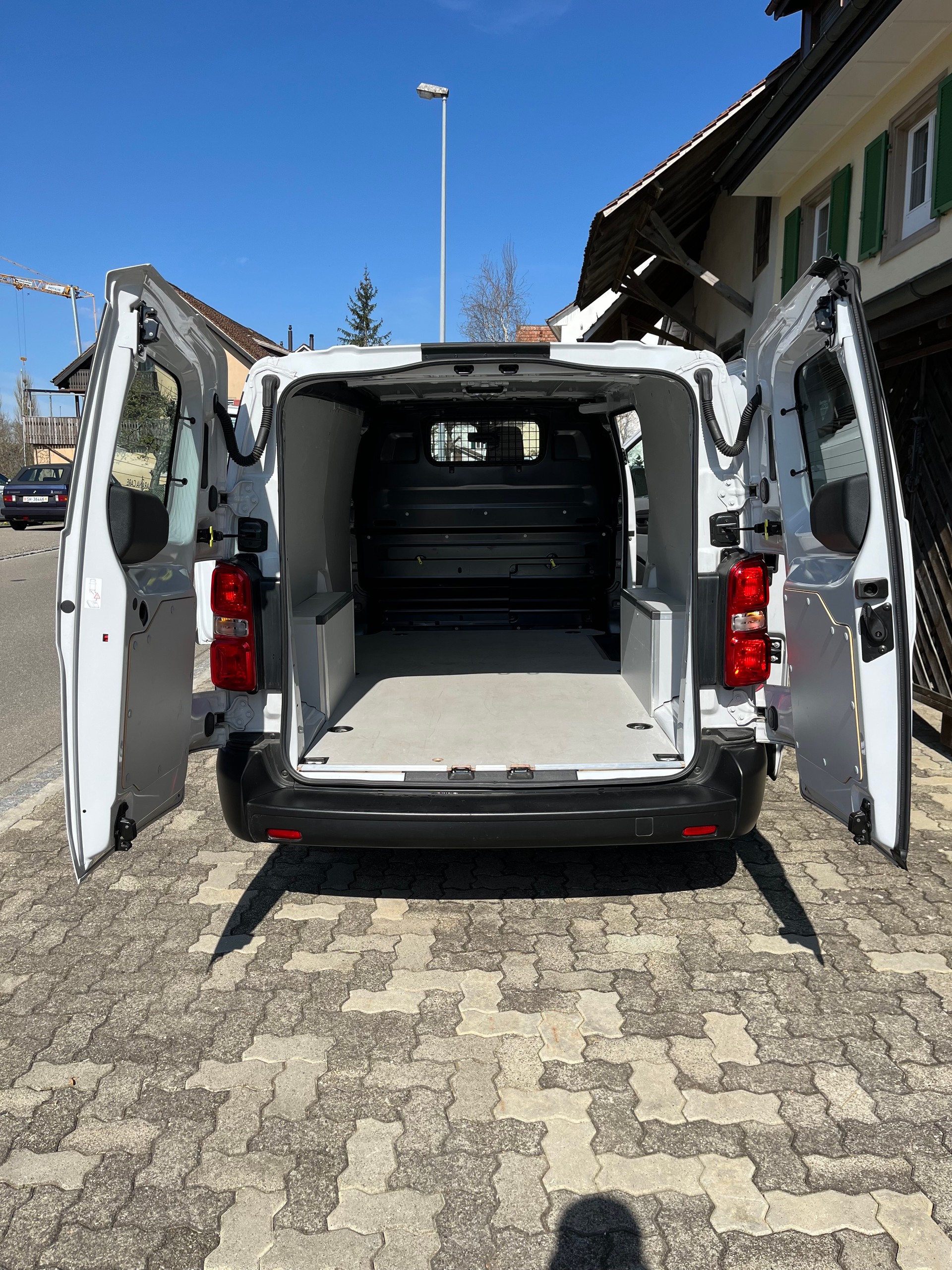 OPEL Vivaro Cargo-e 75 kWh L-image-5