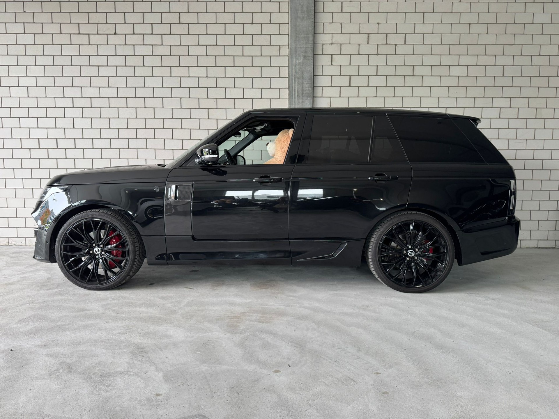 LAND ROVER Range Rover LWB (Langversion) 5.0 V8 S/C SV AB Automatic "ARES Design Edition - 1 of 120"