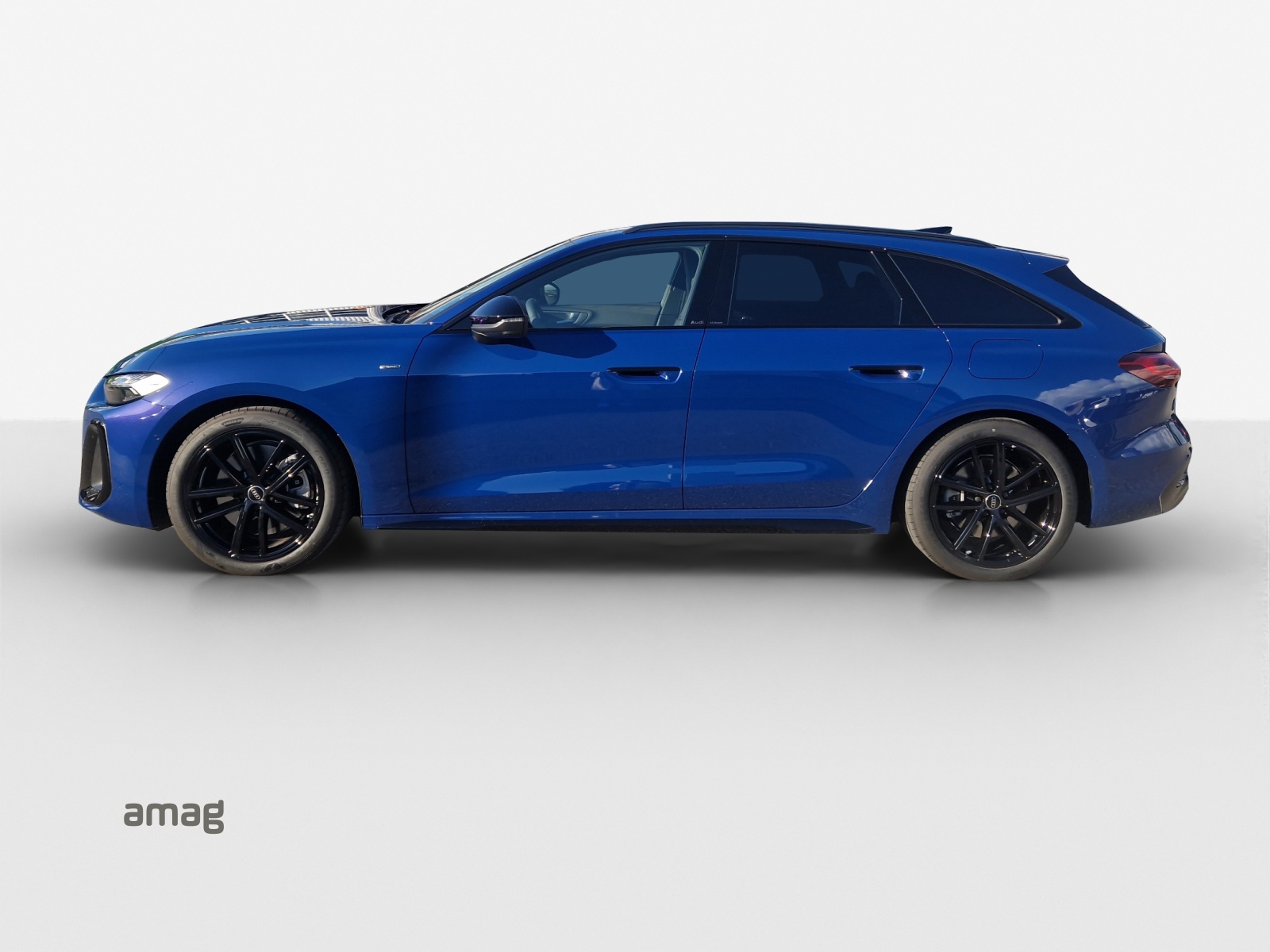 AUDI A5 Avant e-hybrid quattro Attraction 220 kW S tronic-image-1