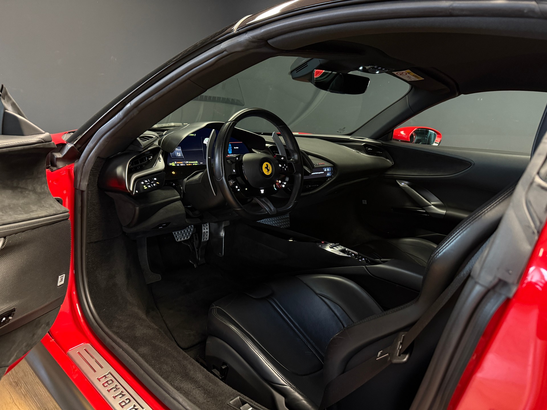 FERRARI SF90 Spider-image-6