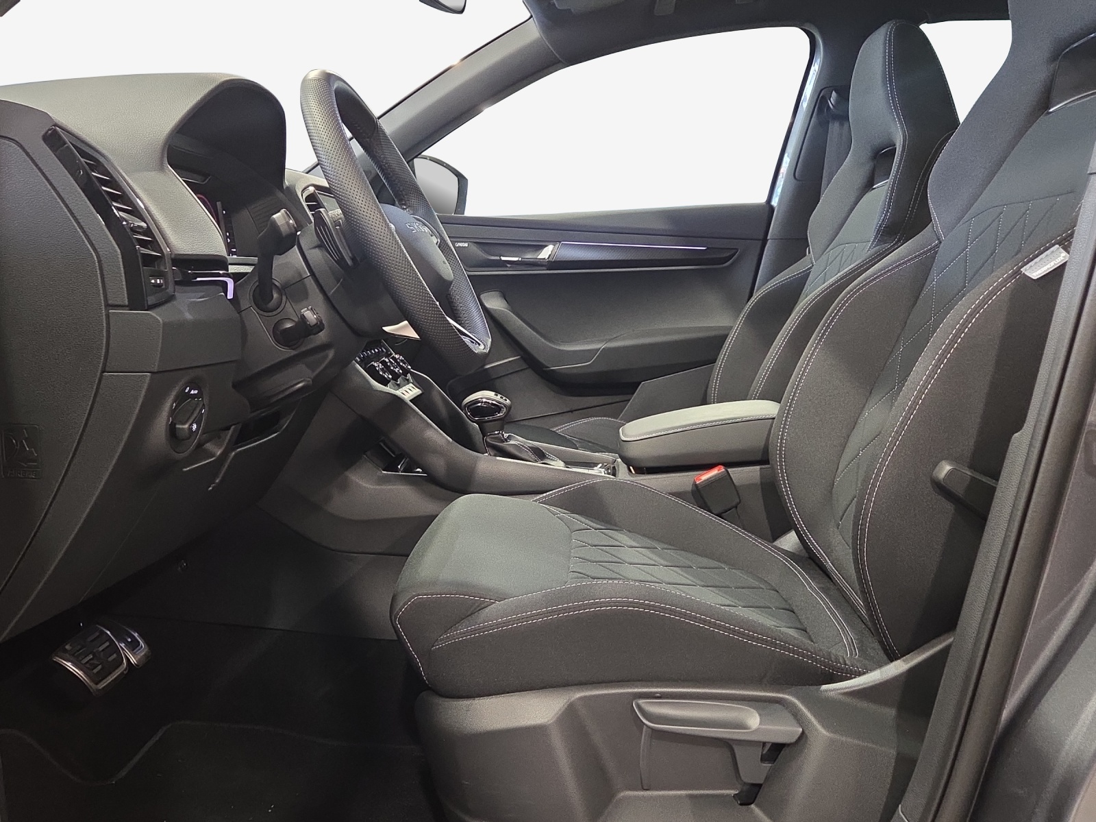 SKODA Karoq 2.0 TDI CR Sport Line 4x4 DSG-image-7