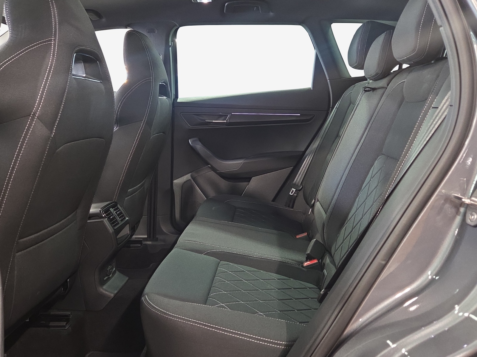 SKODA Karoq 2.0 TDI CR Sport Line 4x4 DSG-image-11