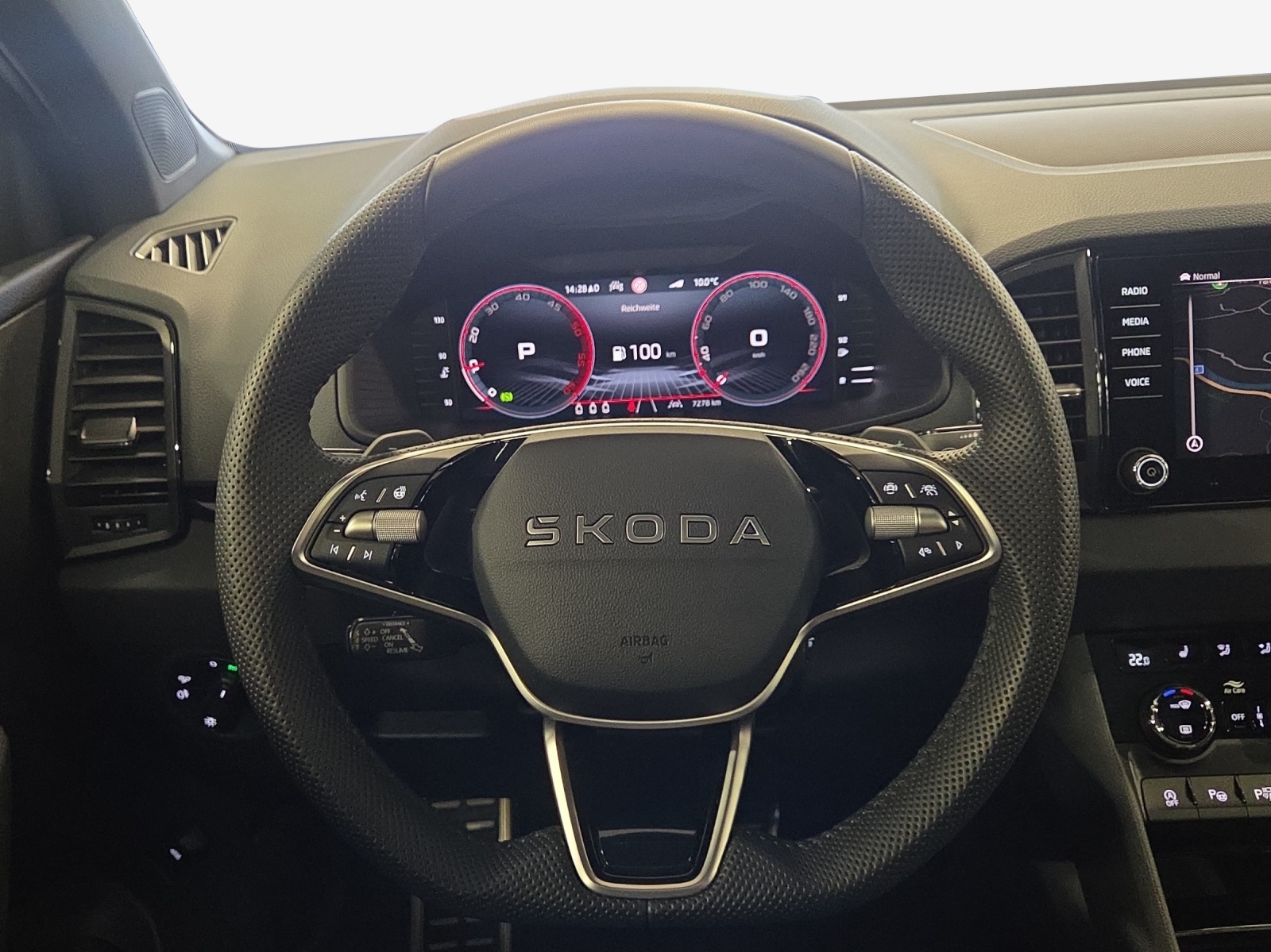 SKODA Karoq 2.0 TDI CR Sport Line 4x4 DSG-image-9