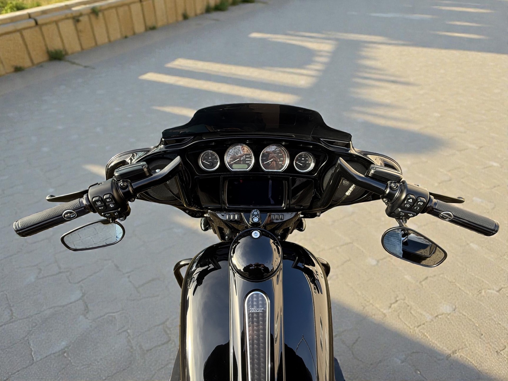 HARLEY-DAVIDSON FLHXS Street Glide Special 114-image-13