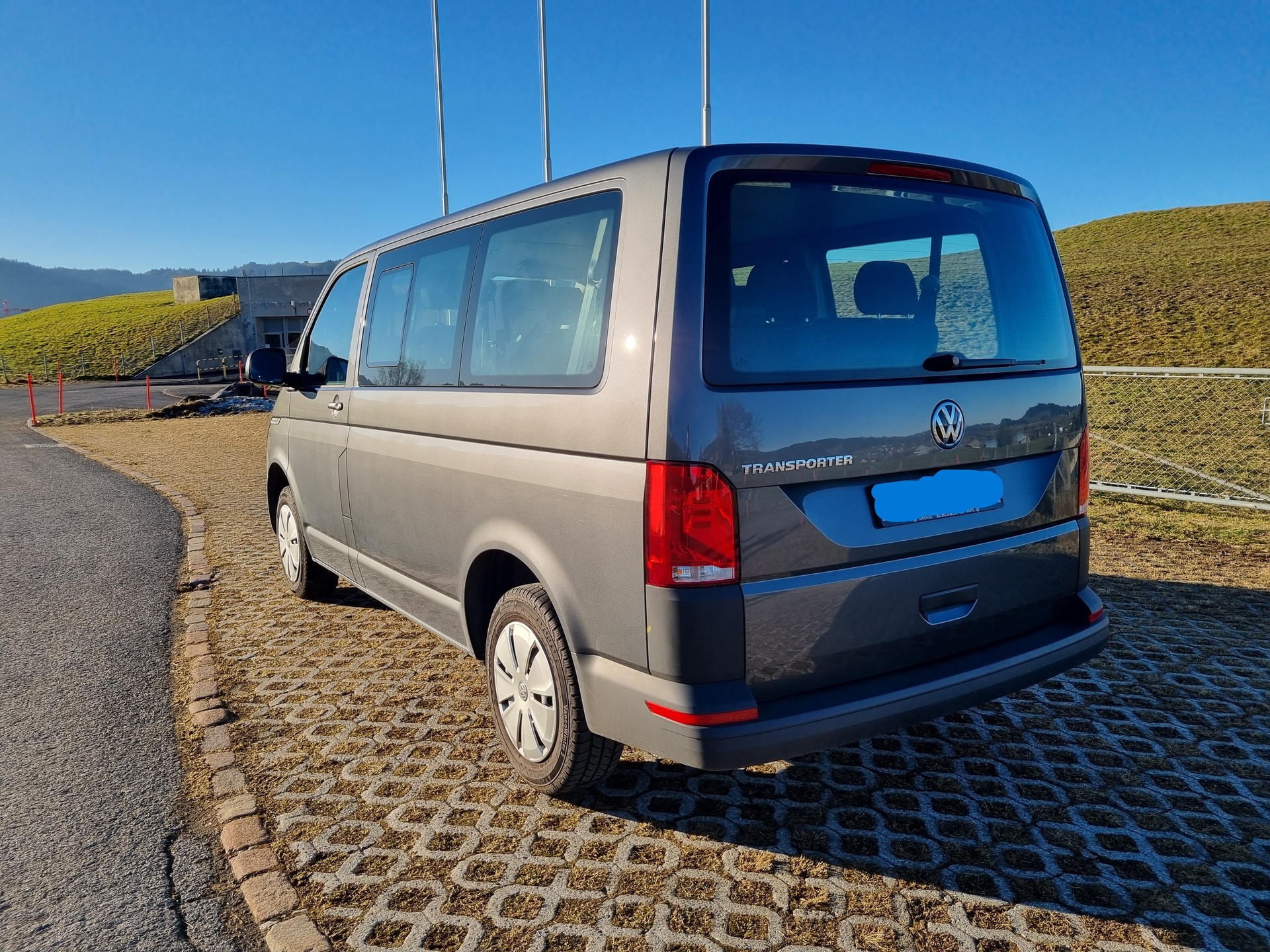 VW T6 Kombi 2.0 TDI-image-5