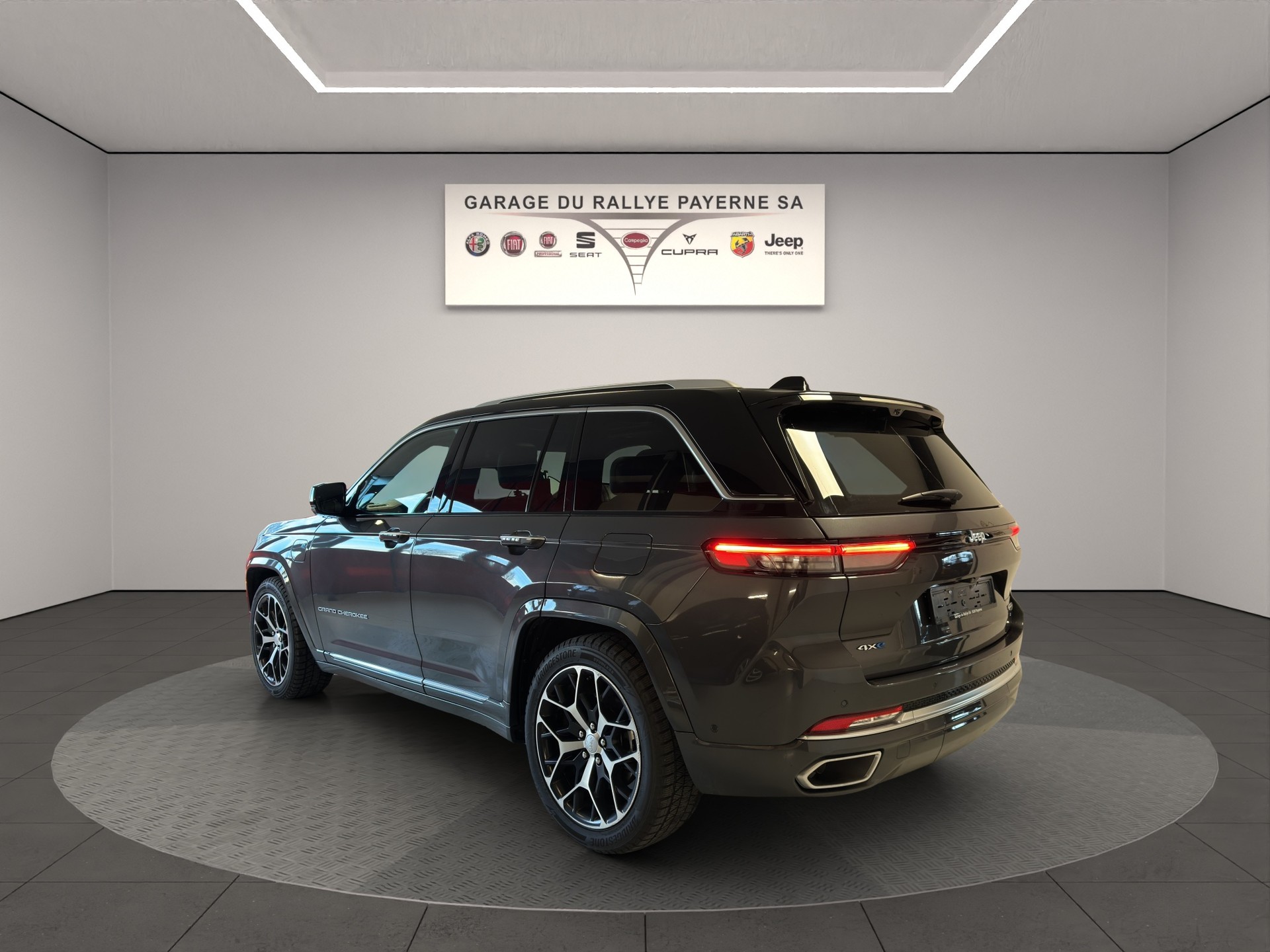 JEEP Grand Cherokee 2.0 Plug-in-Hybrid Summit Reserve 4xe-image-2