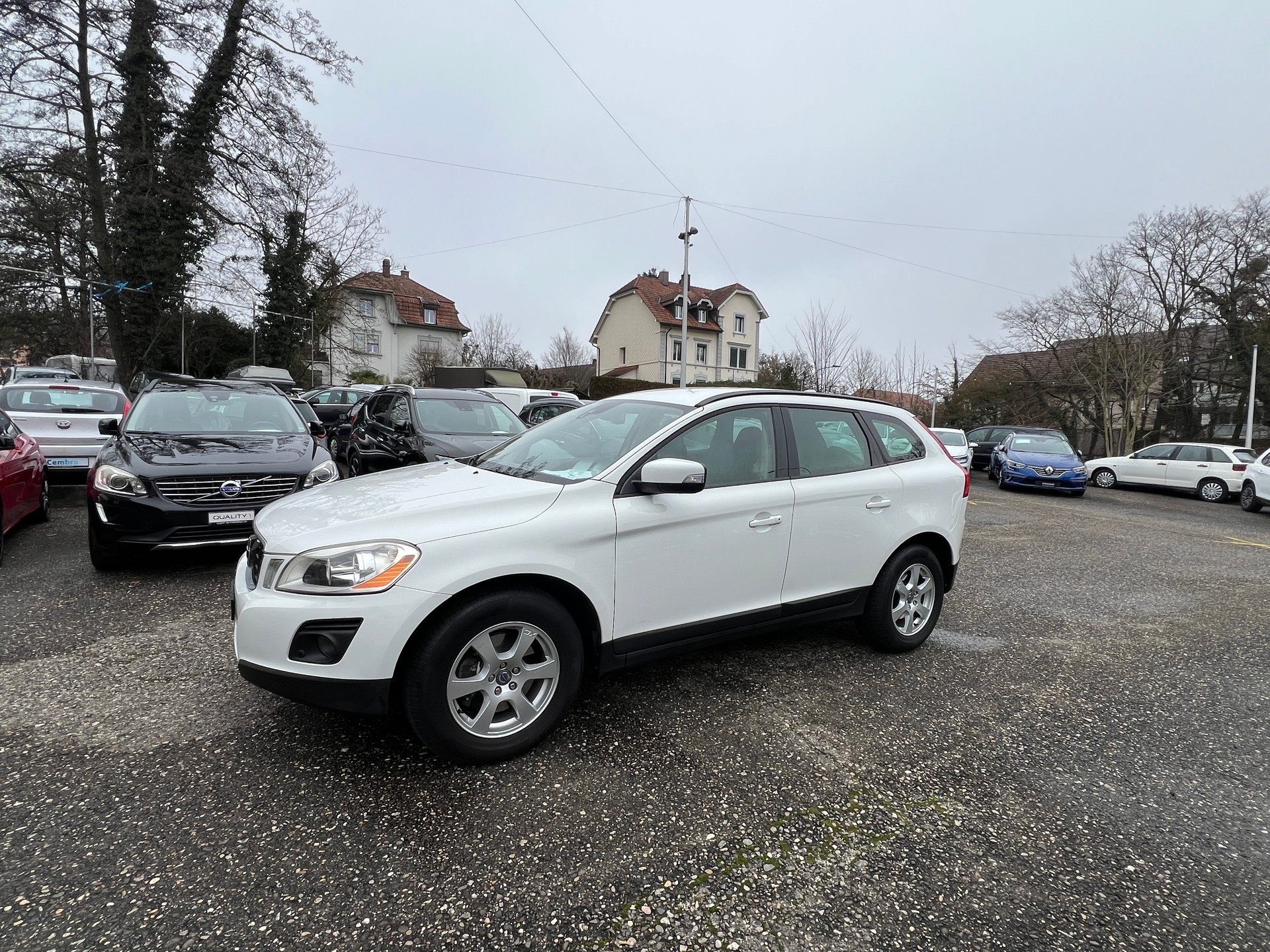VOLVO XC60 2.4D AWD Geartronic-image-2