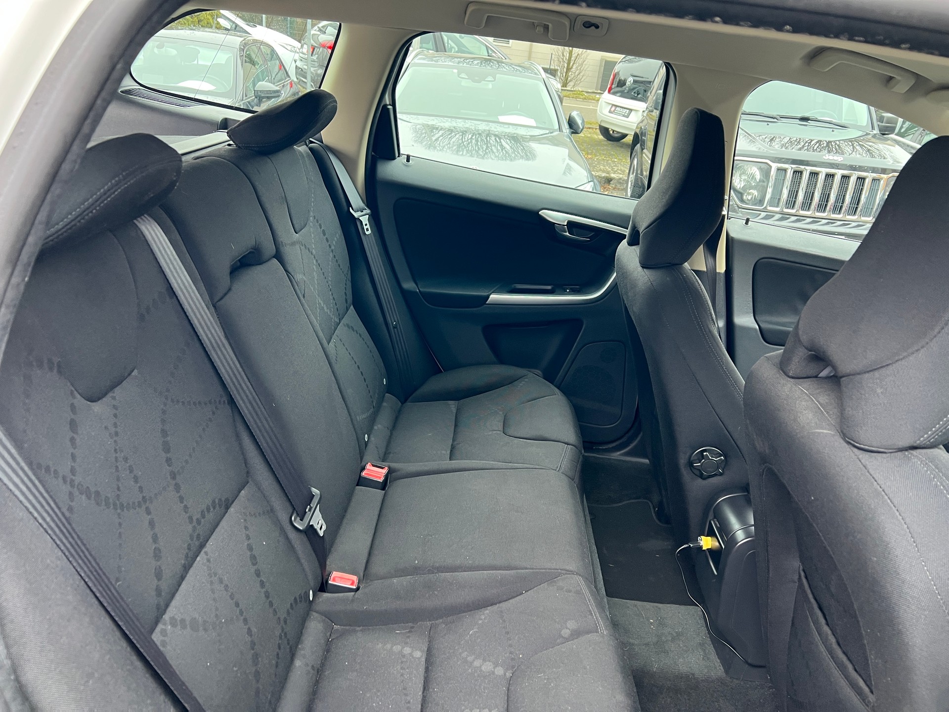 VOLVO XC60 2.4D AWD Geartronic-image-17
