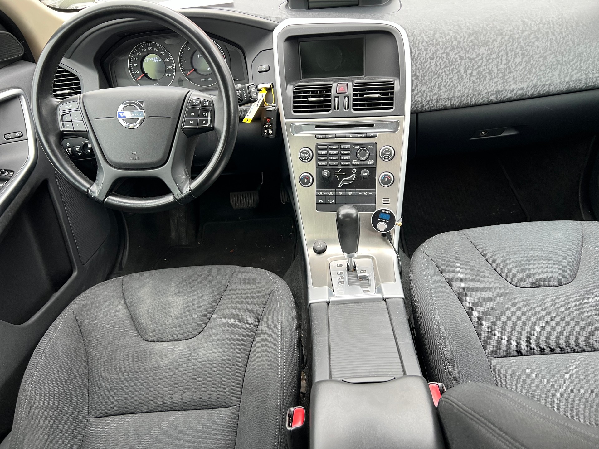 VOLVO XC60 2.4D AWD Geartronic-image-14