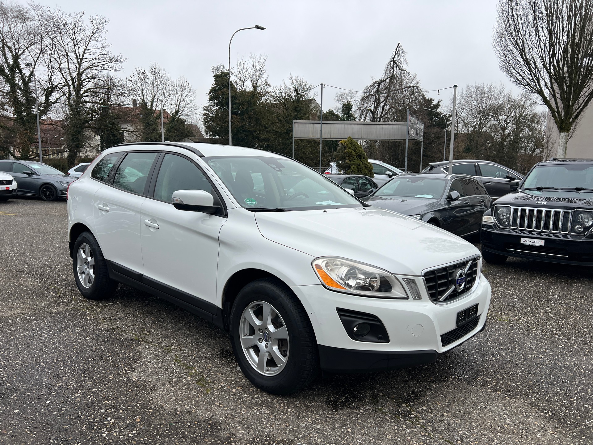 VOLVO XC60 2.4D AWD Geartronic-image-3
