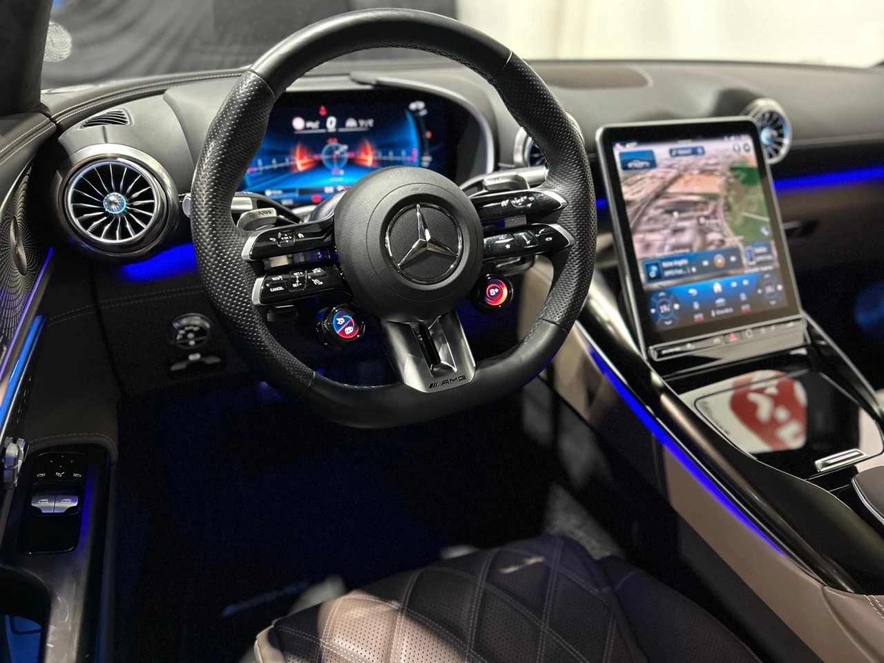 MERCEDES-BENZ AMG GT 63 Executive Edition 4matic+-image-13