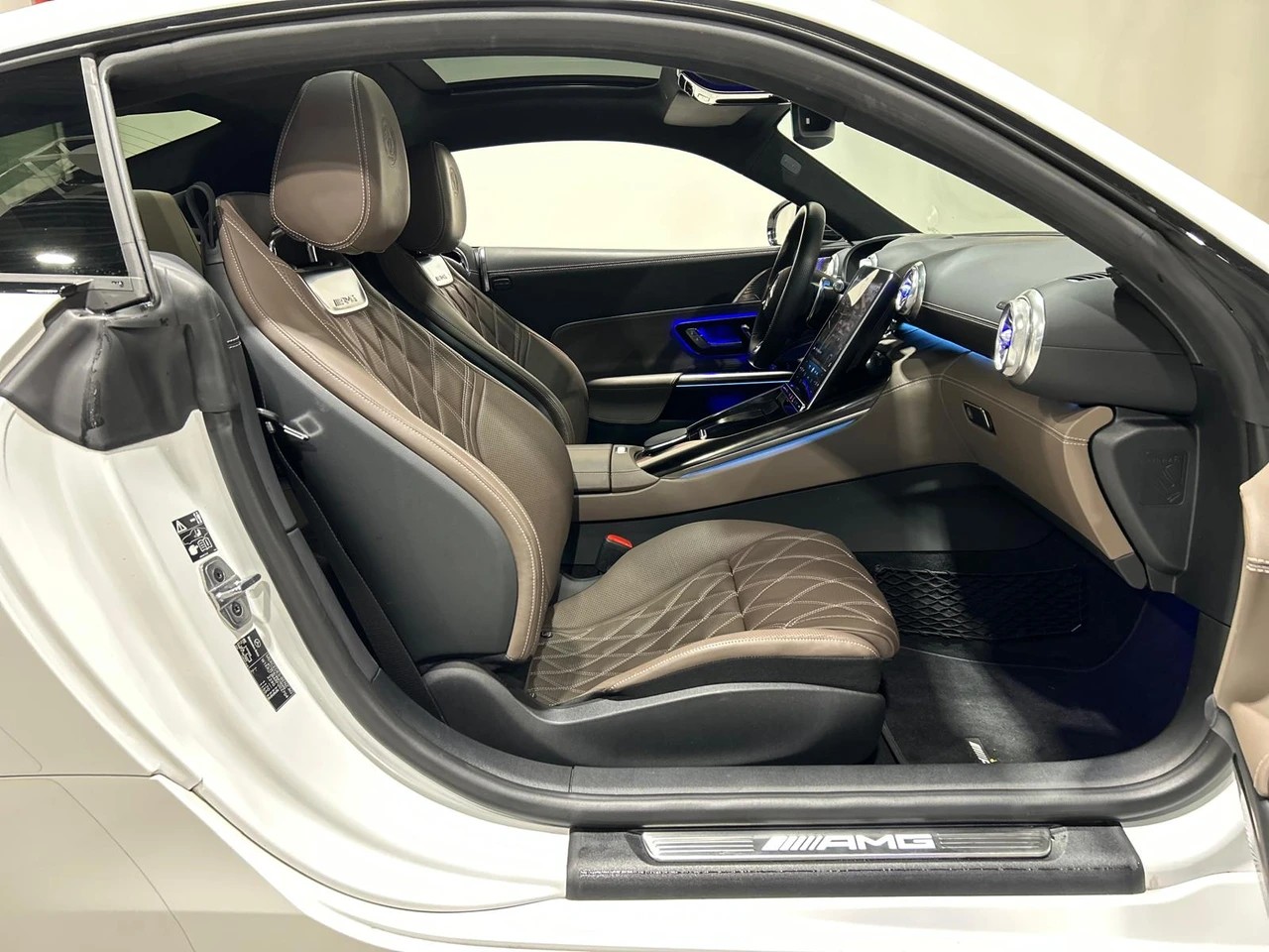 MERCEDES-BENZ AMG GT 63 Executive Edition 4matic+-image-12