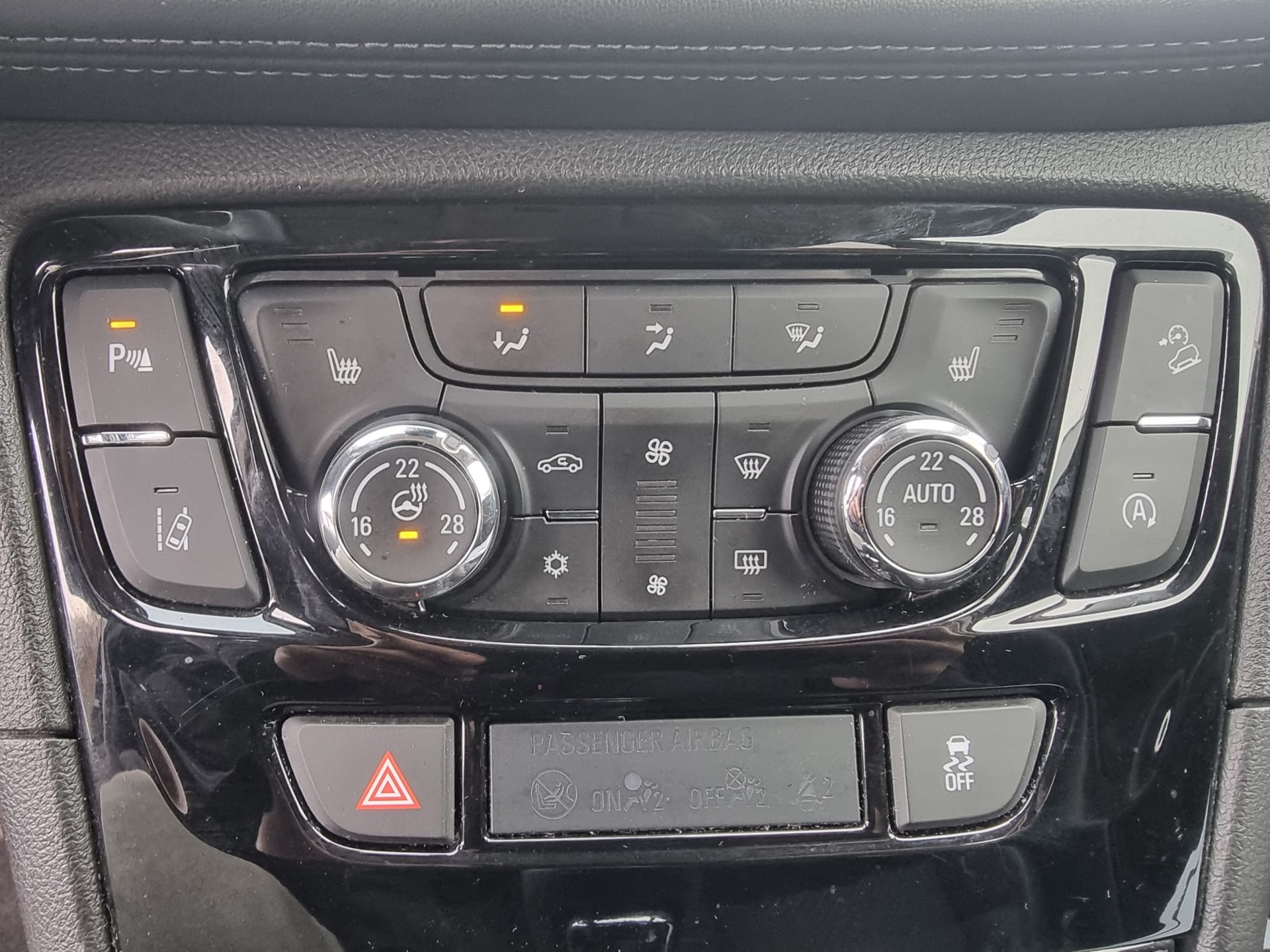 OPEL Mokka X 1.4i 16V Turbo Excellence 4WD Automatik-image-12
