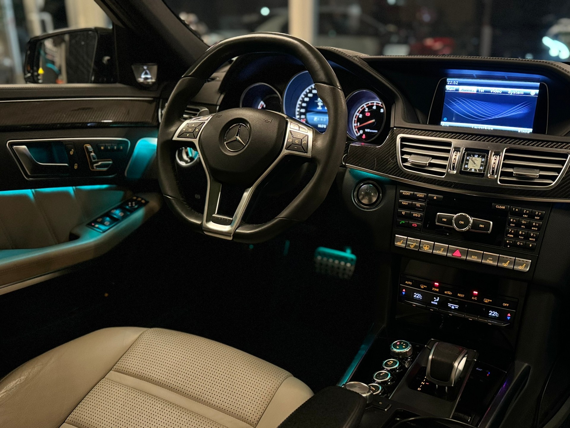 MERCEDES-BENZ E 63 AMG S 4Matic Speedshift-image-8