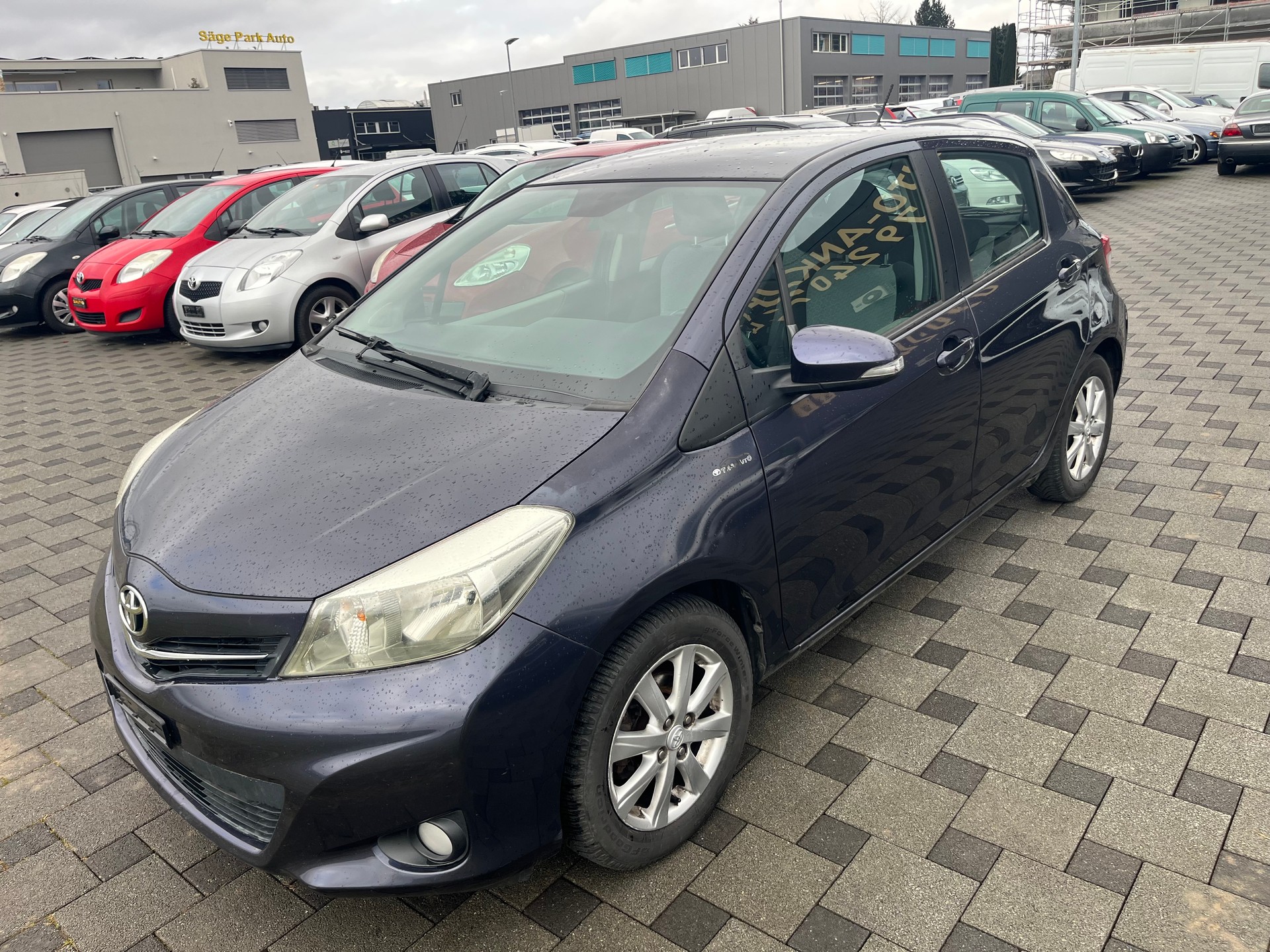 TOYOTA Yaris 1.33 Luna-image-3