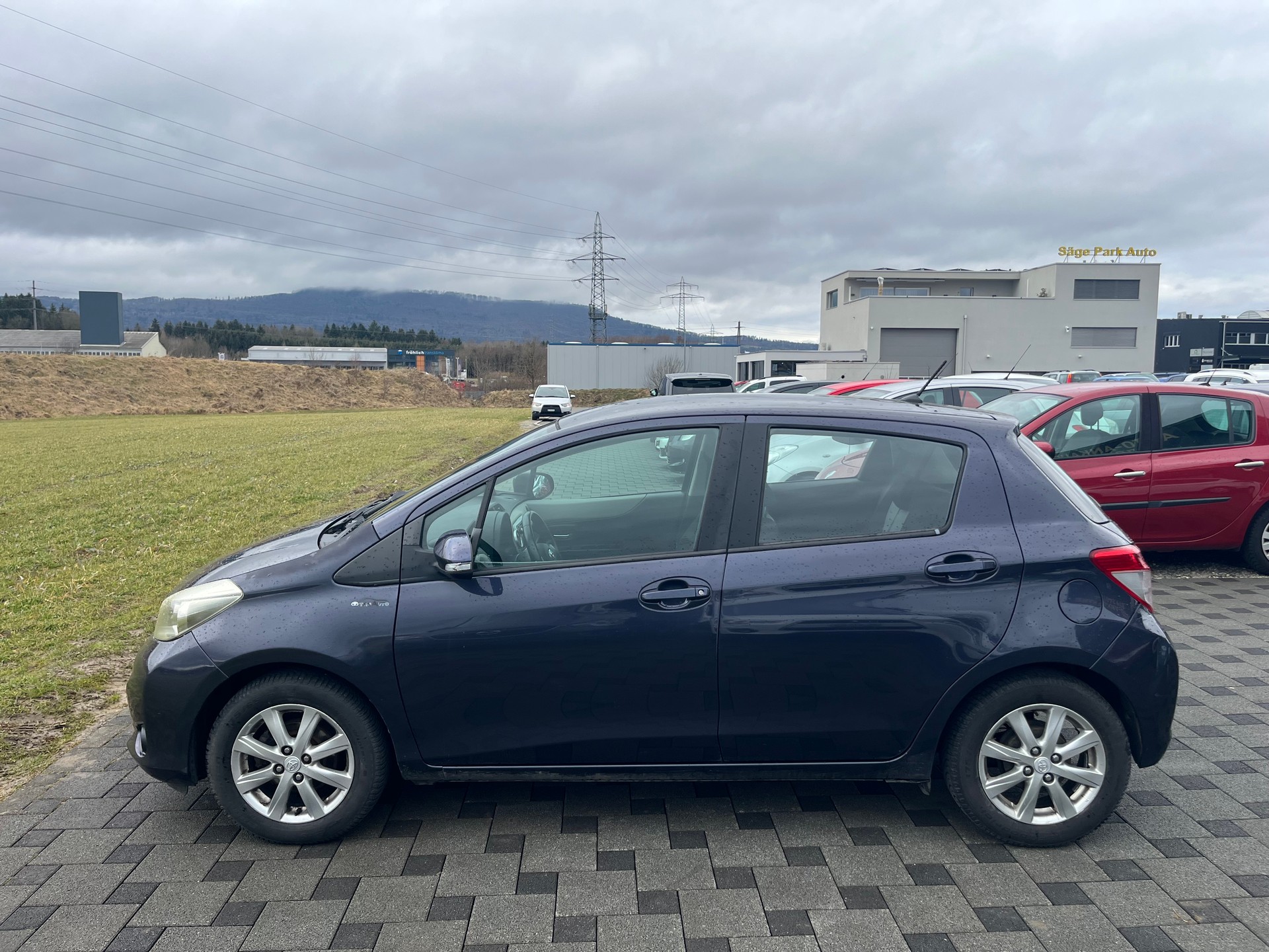 TOYOTA Yaris 1.33 Luna-image-1