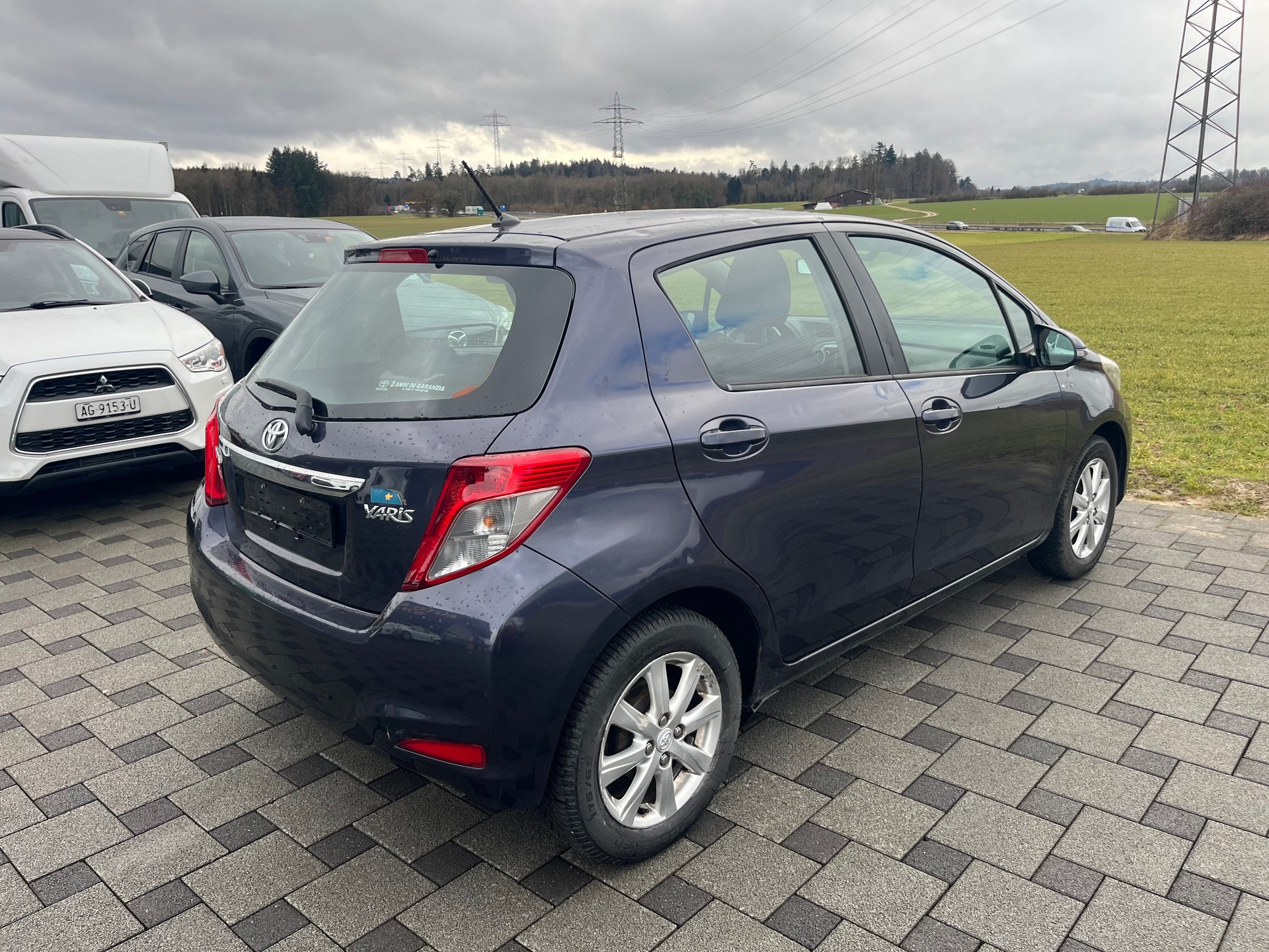 TOYOTA Yaris 1.33 Luna-image-5