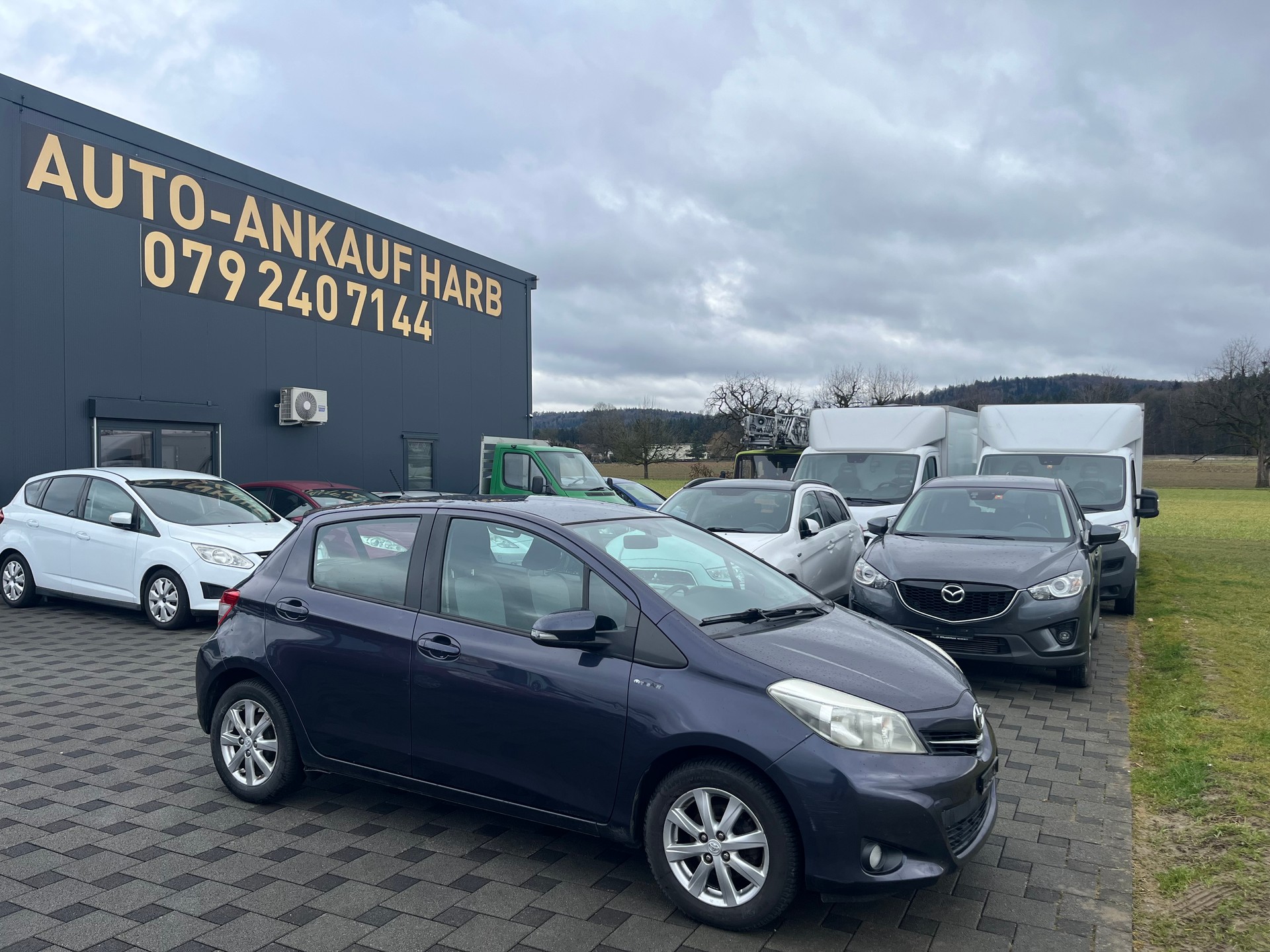 TOYOTA Yaris 1.33 Luna-image-0