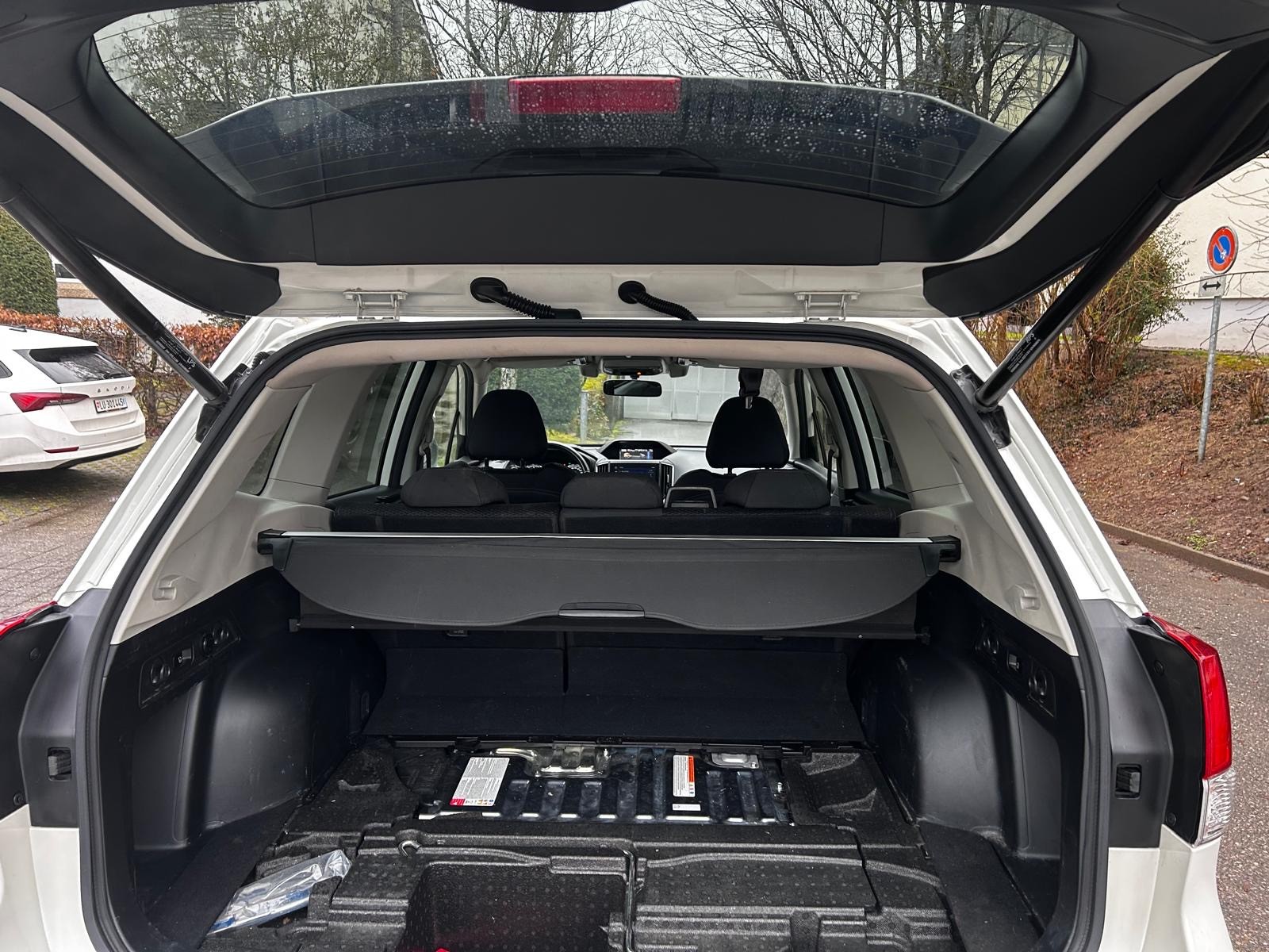 SUBARU Forester 2.0i e-Boxer Advantage Lineartronic-image-8