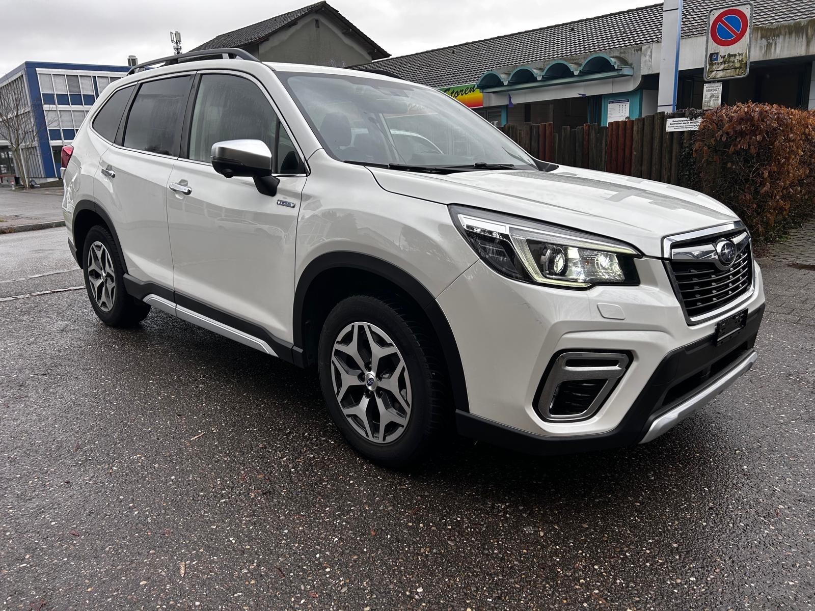 SUBARU Forester 2.0i e-Boxer Advantage Lineartronic-image-2