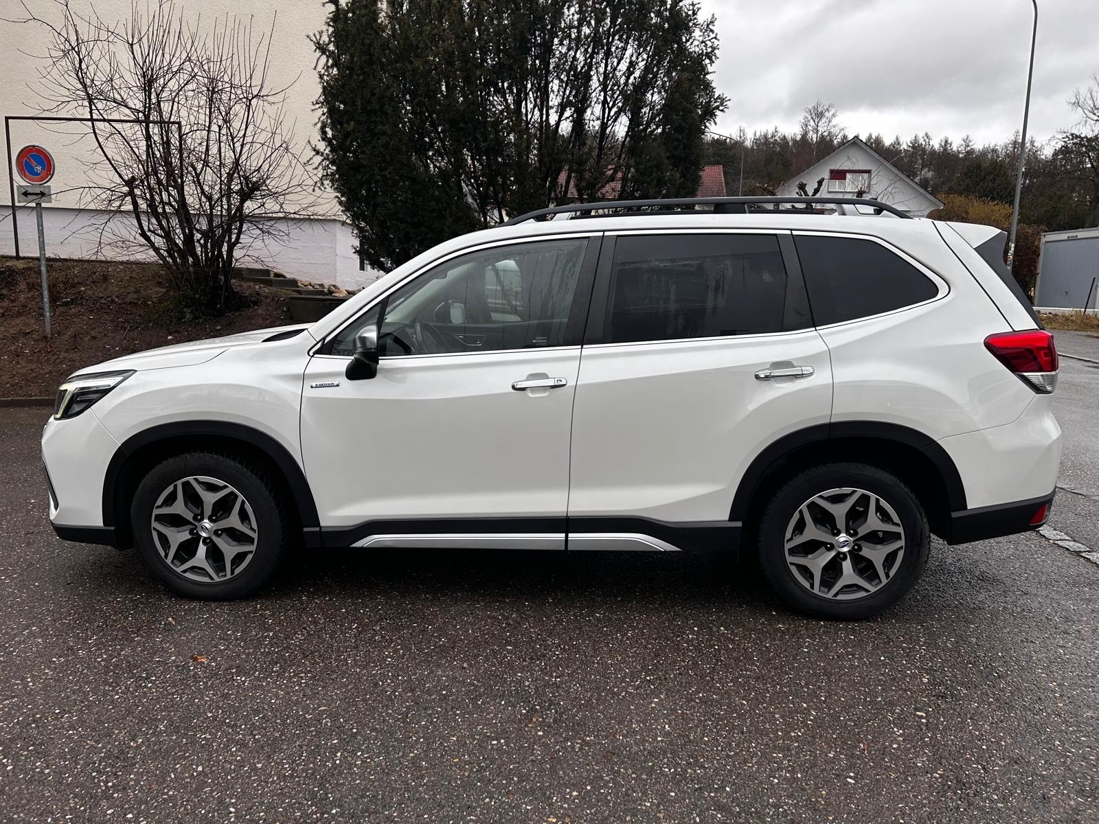 SUBARU Forester 2.0i e-Boxer Advantage Lineartronic-image-7
