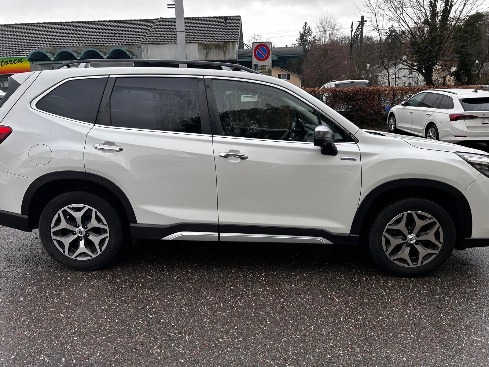 SUBARU Forester 2.0i e-Boxer Advantage Lineartronic-image-3