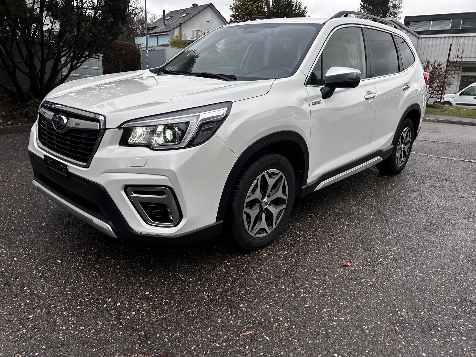 SUBARU Forester 2.0i e-Boxer Advantage Lineartronic-image-1
