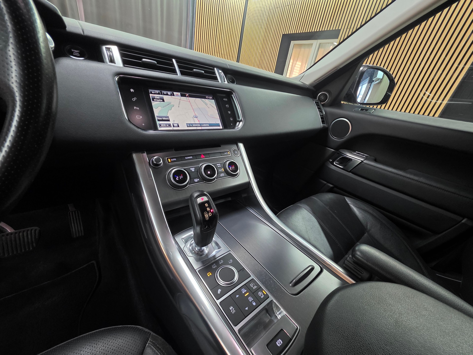 LAND ROVER Range Rover Sport 3.0 SDV6 SE Automatic 7-Plätze-image-12