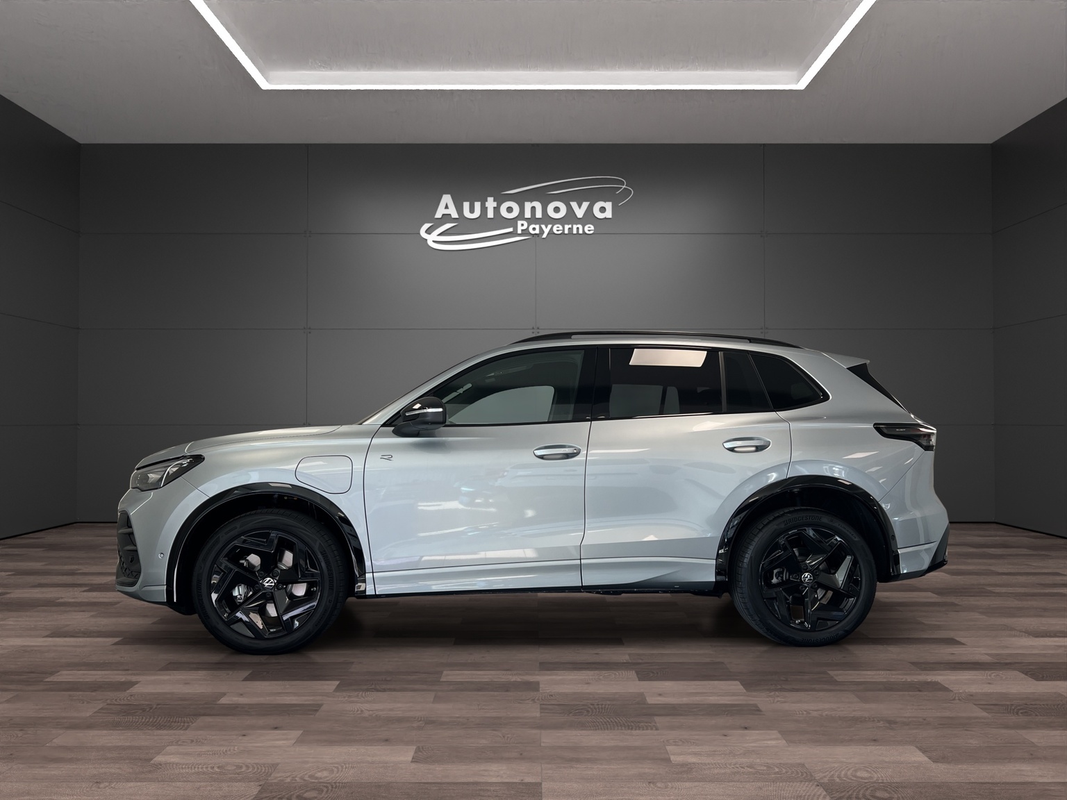 VW Tiguan 1.5 TSI evo2 eHybrid R-Line DSG-image-2
