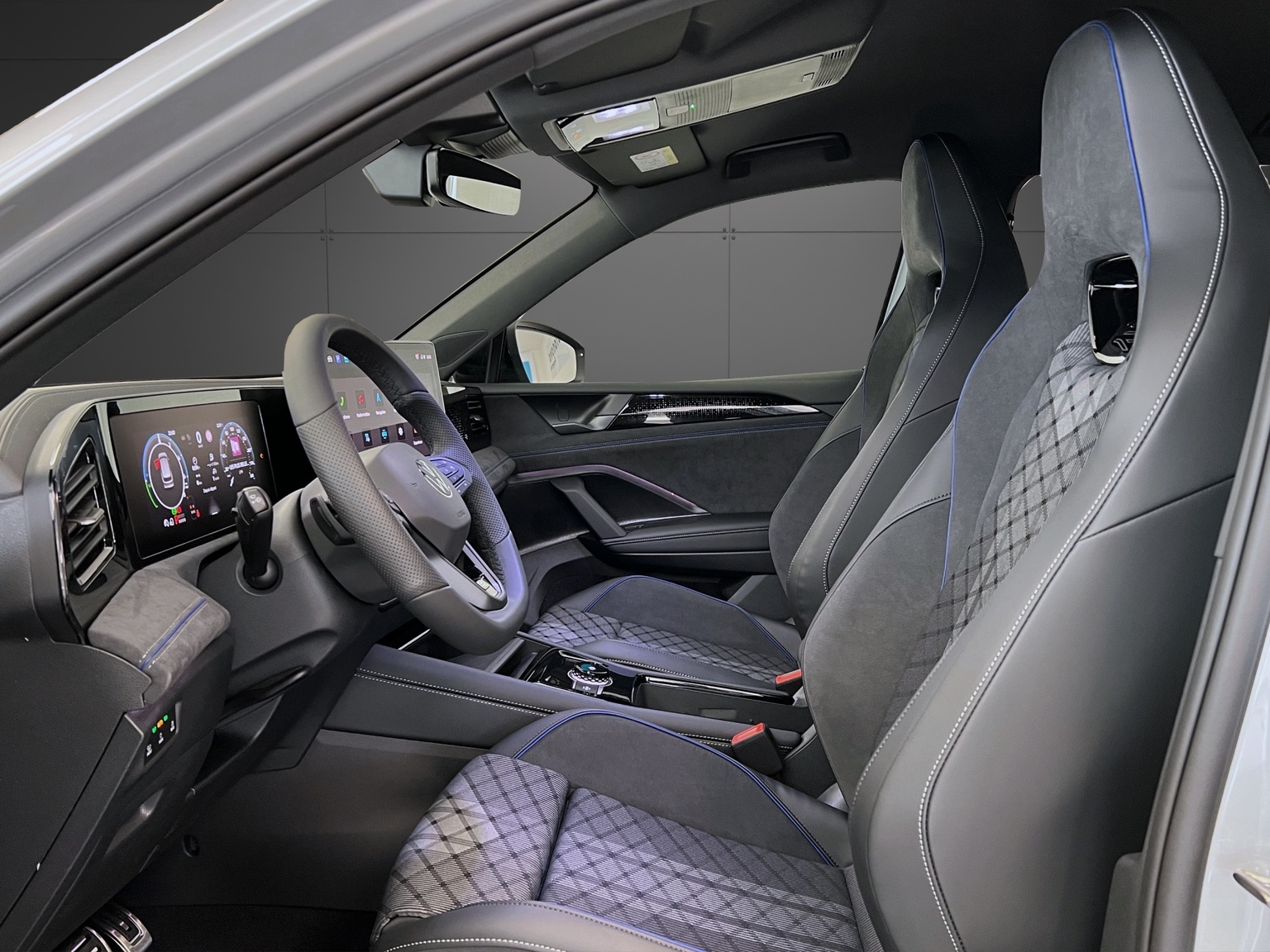 VW Tiguan 1.5 TSI evo2 eHybrid R-Line DSG-image-5
