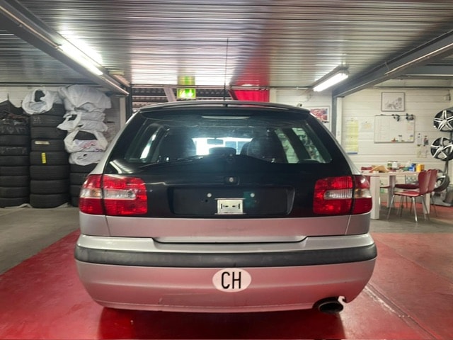 VOLVO V40 2.0T-image-12