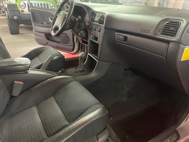 VOLVO V40 2.0T-image-6
