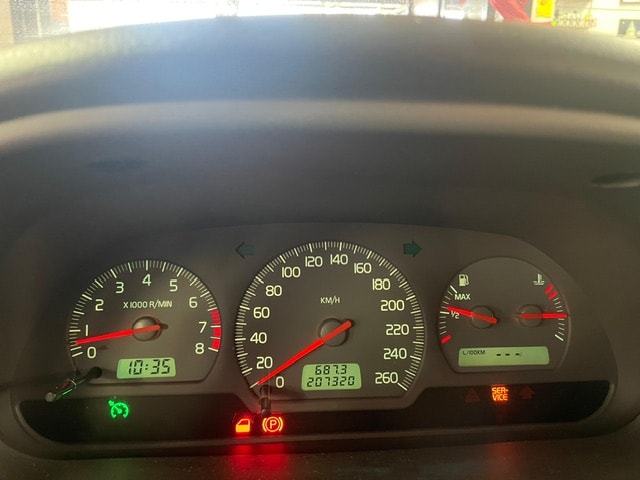 VOLVO V40 2.0T-image-3