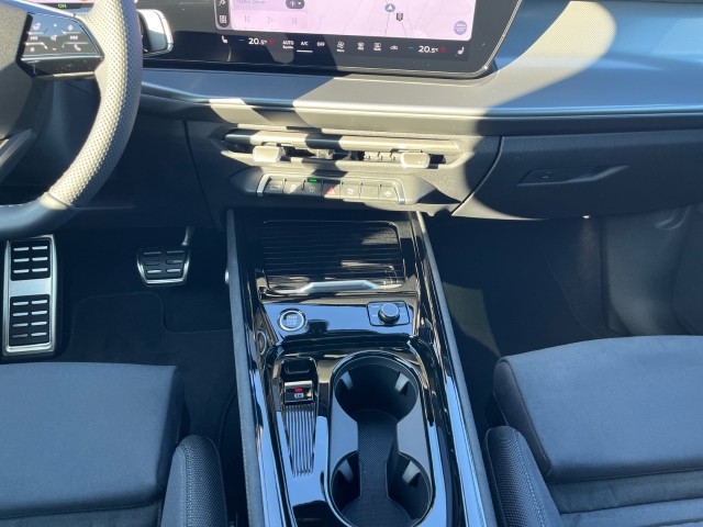 AUDI Q3 Sportback e-hybrid 200 kW S tronig-image-14