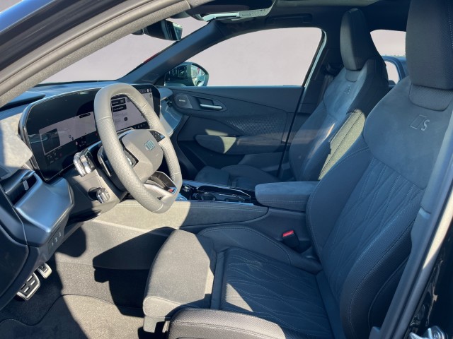 AUDI Q3 Sportback e-hybrid 200 kW S tronig-image-9