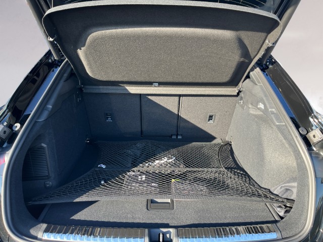 AUDI Q3 Sportback e-hybrid 200 kW S tronig-image-18