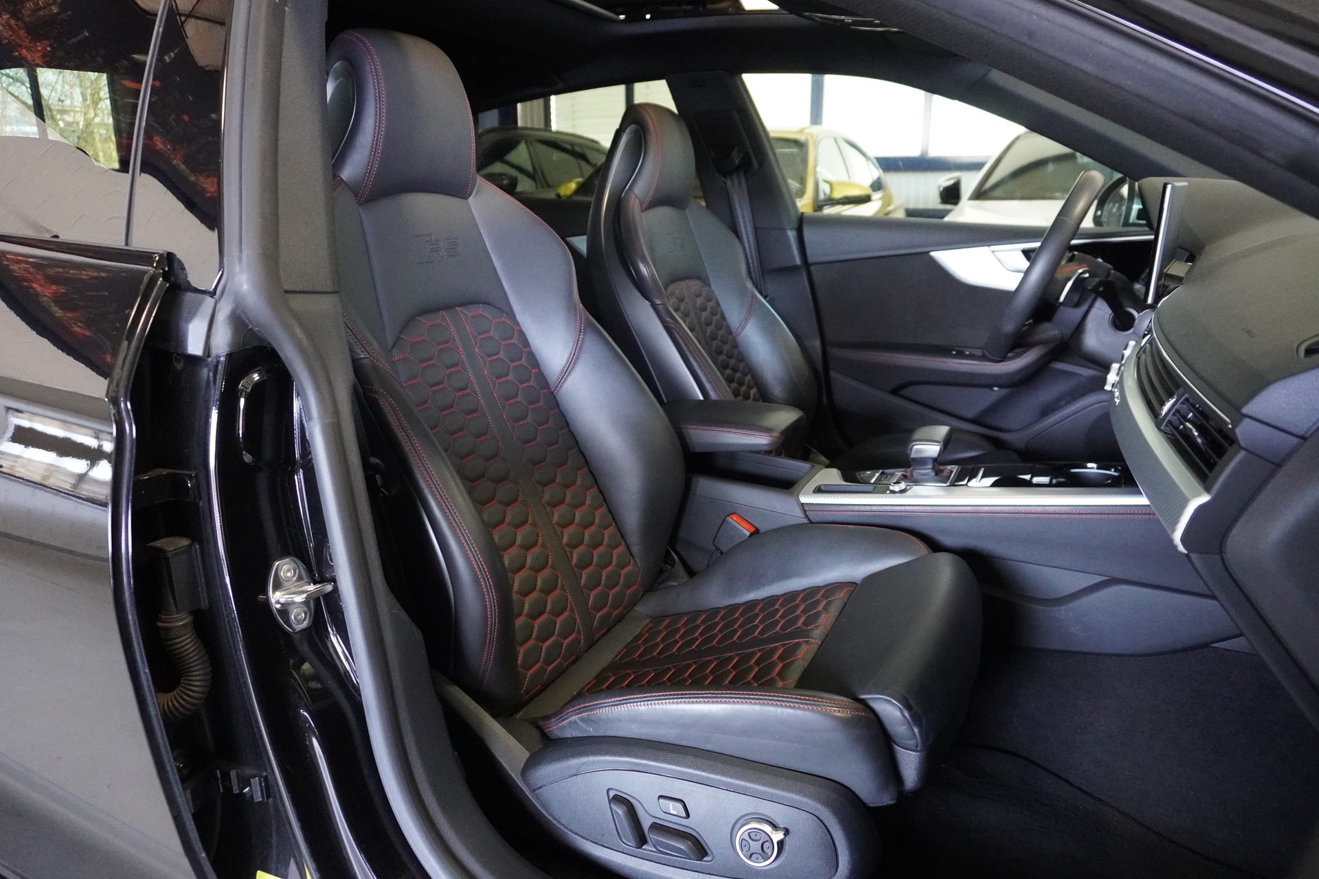 AUDI RS5 Sportback 2.9 TFSI quattro tiptronic-image-6