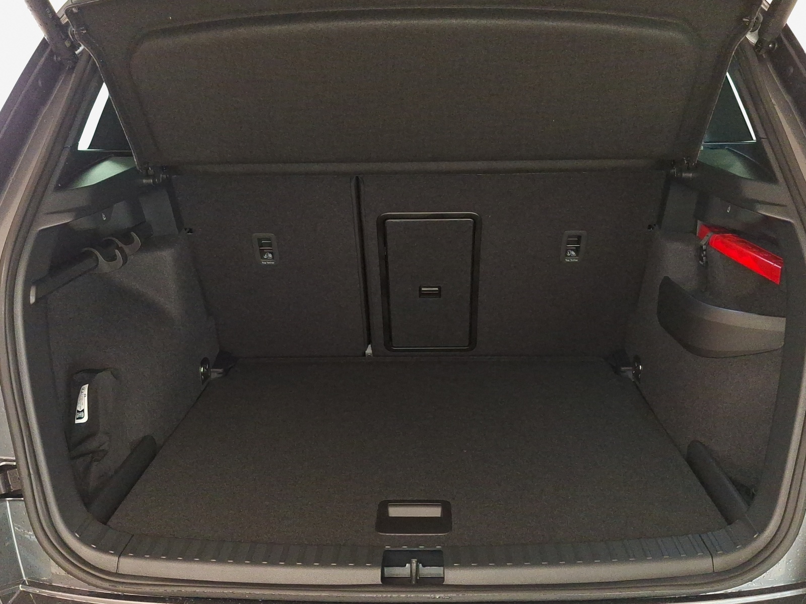 SKODA Karoq 2.0 TSI Dynamic Limited Edition 4x4 DSG-image-12