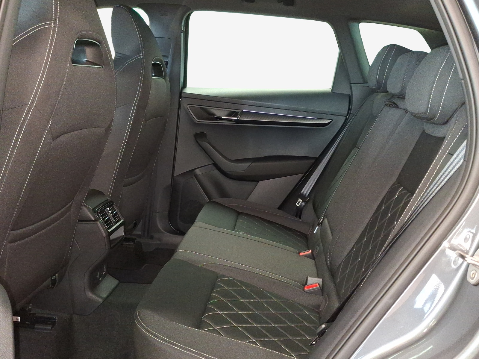SKODA Karoq 2.0 TSI Dynamic Limited Edition 4x4 DSG-image-11