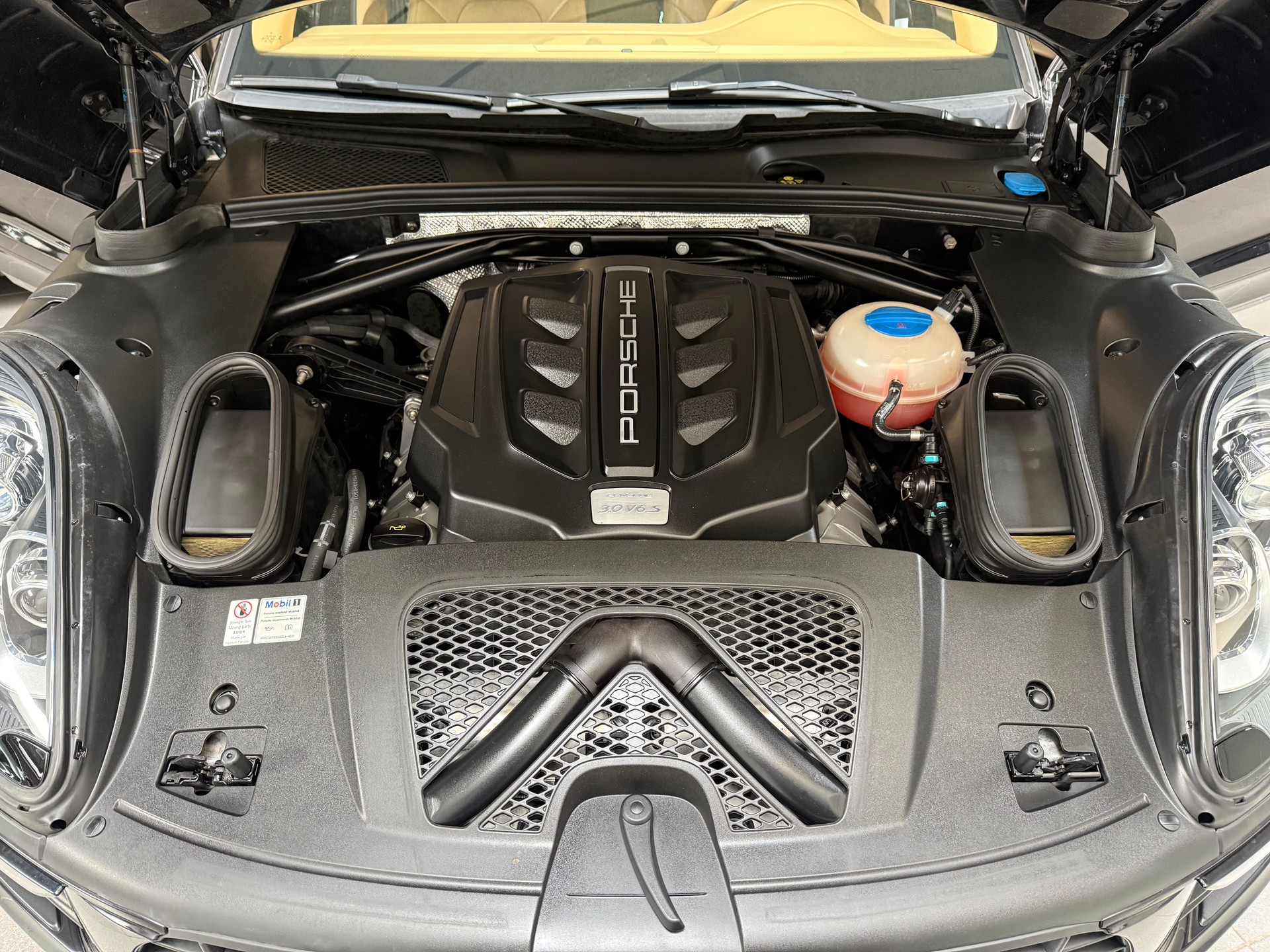 PORSCHE Macan S PDK-image-18