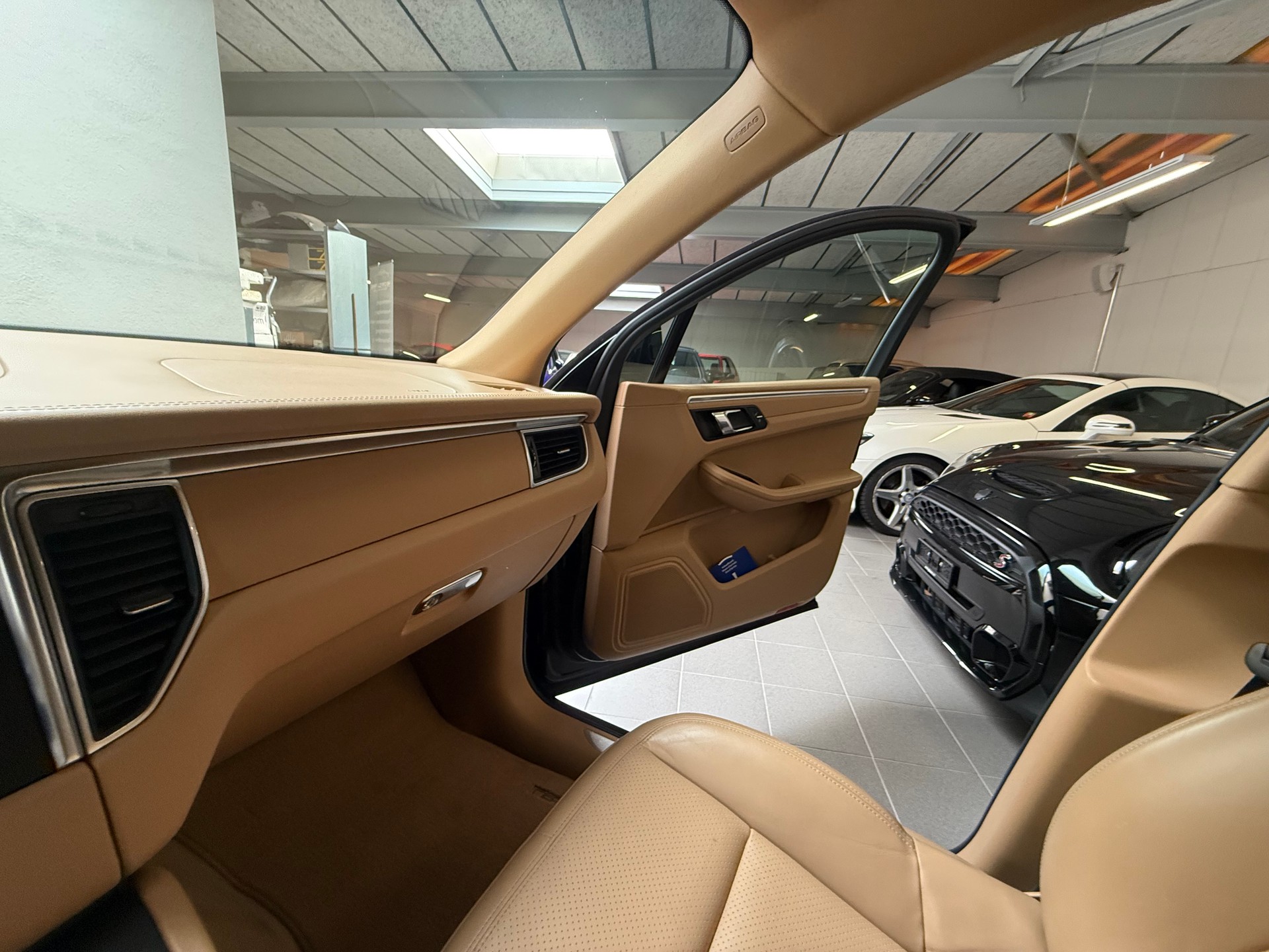 PORSCHE Macan S PDK-image-17