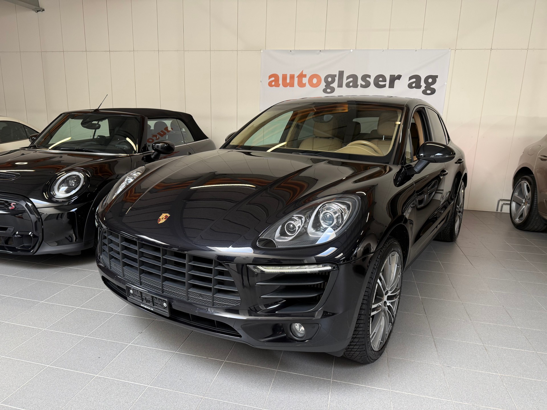 PORSCHE Macan S PDK-showroom-element-1