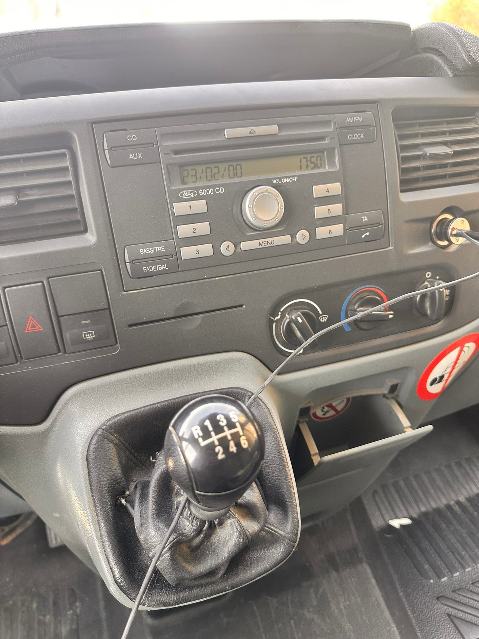 FORD Transit TDCi 350 M-image-12