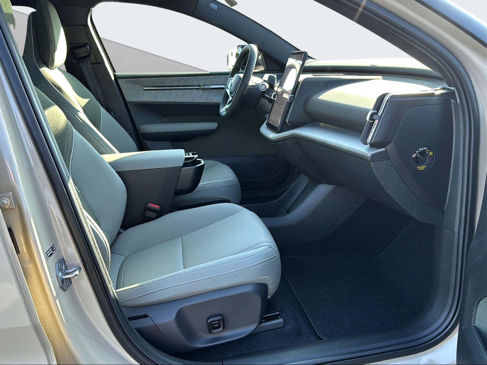 VOLVO EX 30 CC E60 Twin Performance AWD-image-14