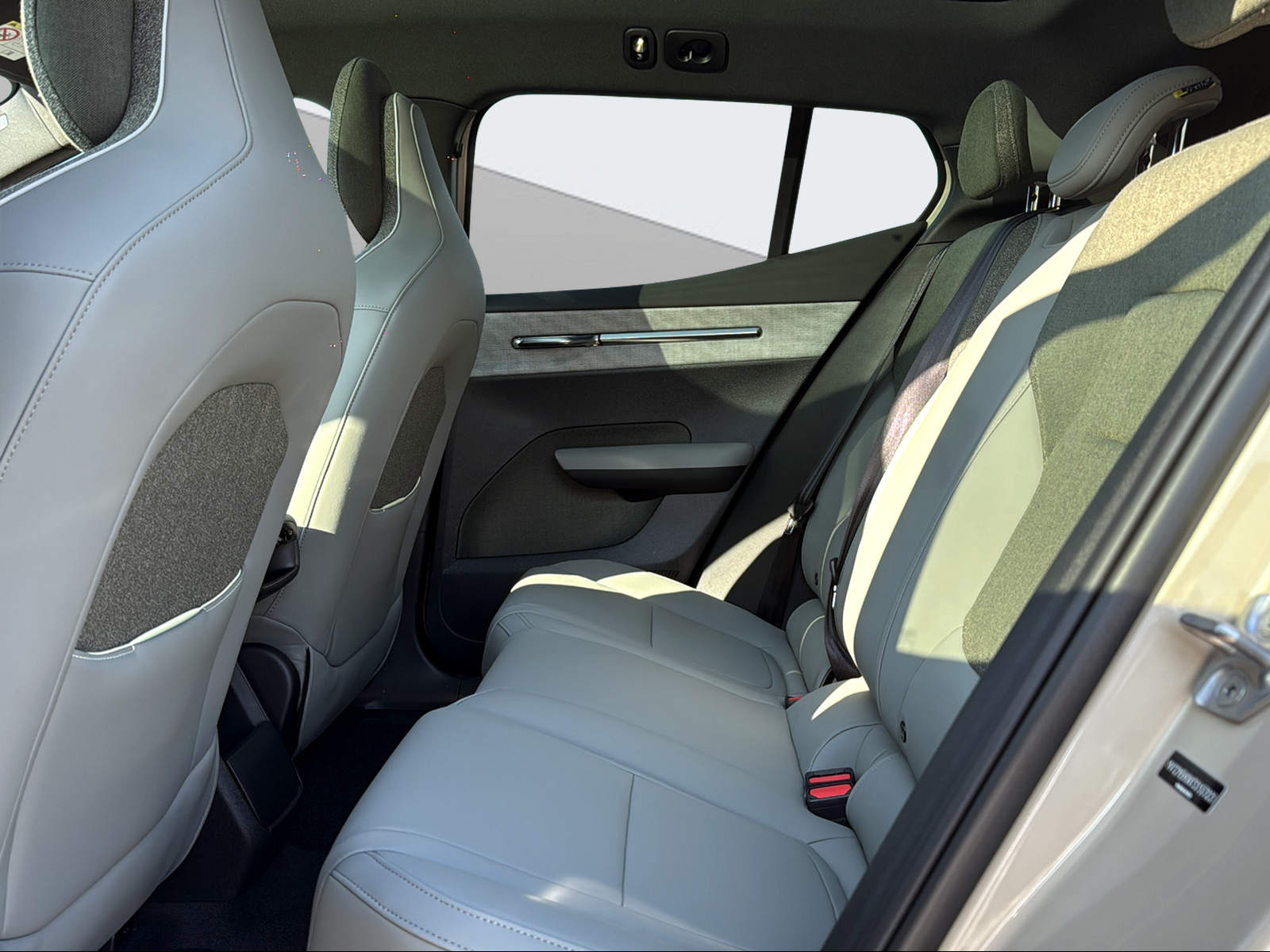 VOLVO EX 30 CC E60 Twin Performance AWD-image-13