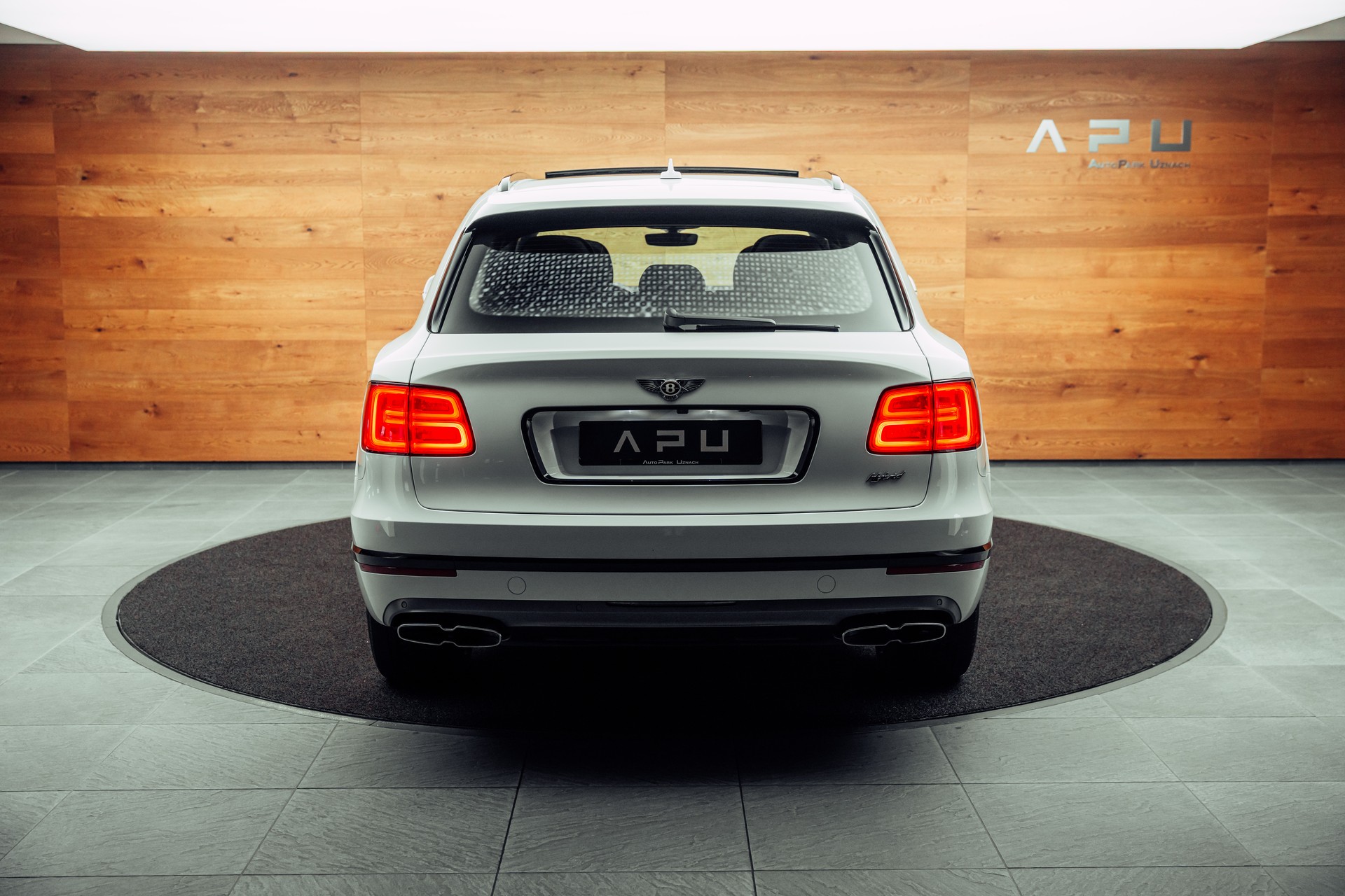 BENTLEY Bentayga V6 Hybrid-image-18