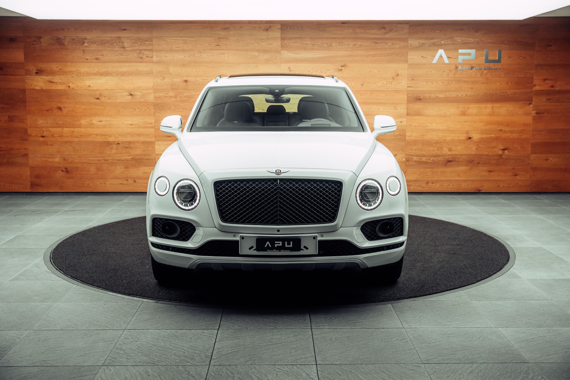 BENTLEY Bentayga V6 Hybrid-image-19