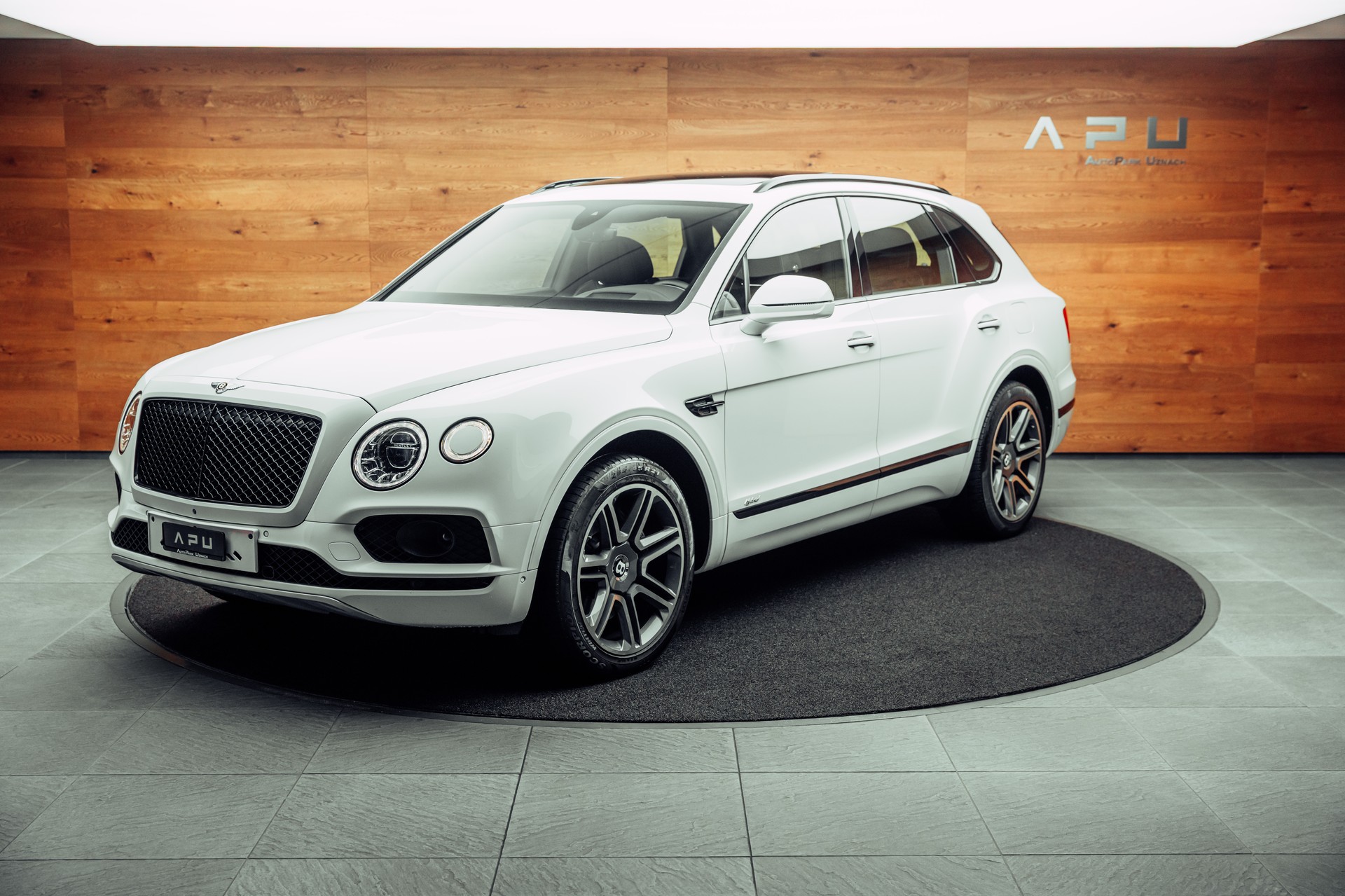 BENTLEY Bentayga V6 Hybrid-image-3