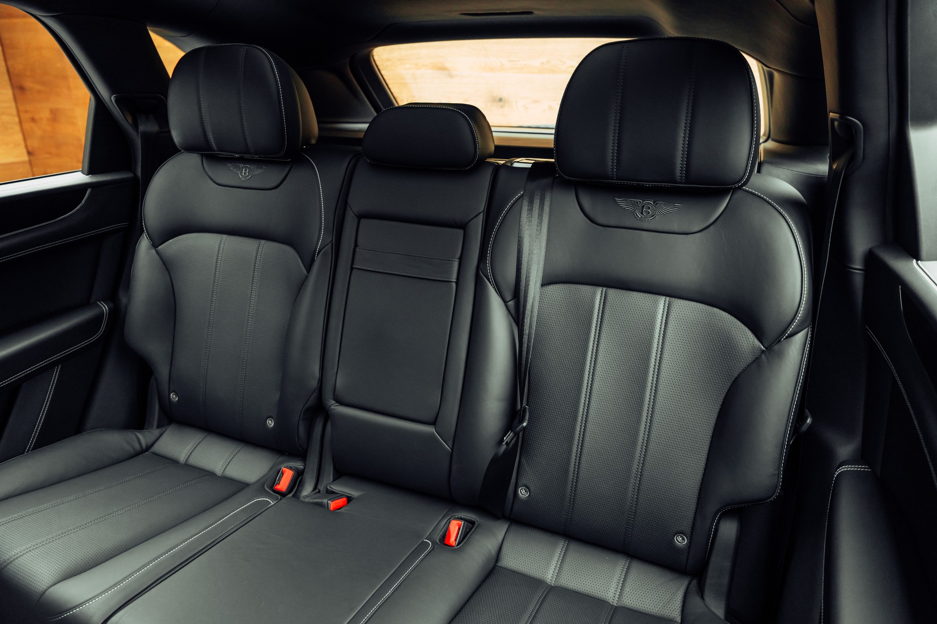 BENTLEY Bentayga V6 Hybrid-image-7